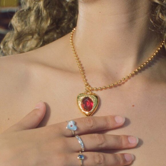 MONDO MONDO PACHA NECKLACE IN GOLD / FUCHSIA - Picture 3 of 4